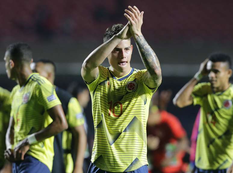 James Rodríguez, da Colômbia, comemora o gol marcado por Zapata diante do Catar, durante partida válida pela segunda rodada do Grupo B da Copa América 2019, realizada no Estádio Cícero Pompeu de Toledo (Morumbi), na zona sul da capital paulista, nesta quarta-feira (19). A Colômbia venceu por 1 a 0.