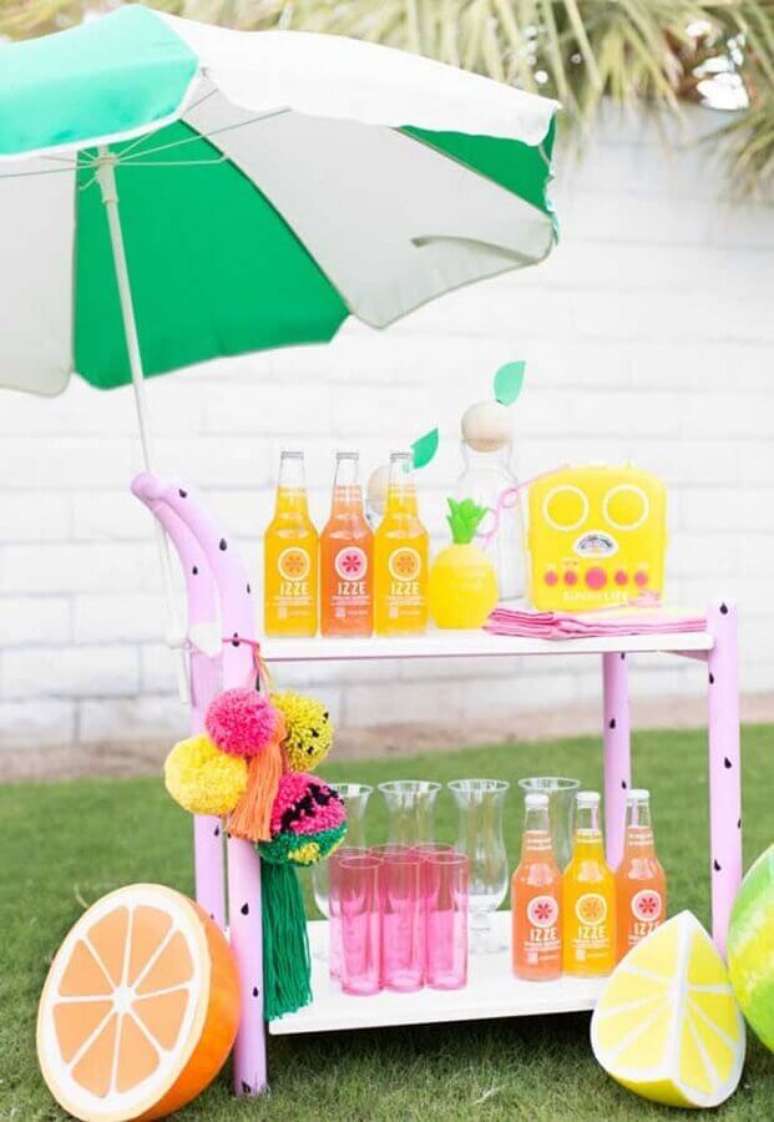 24. Bebidas bem refrescantes também precisa estar presentar na sua comemoração – Foto: Ideias Decor