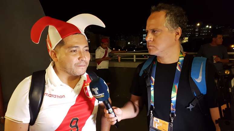 Alex Velasquez não conteve o choro com a virada peruana no Maracanã