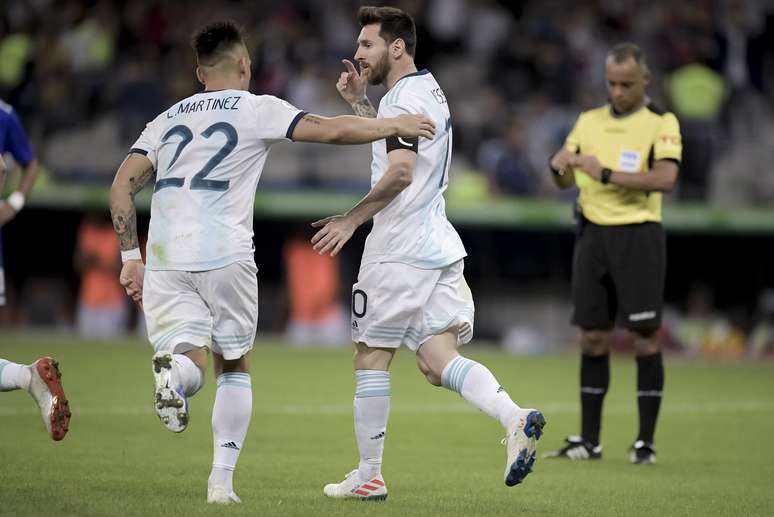 Comemoração do gol de Lionel Messi, da Argentina, em partida contra o Paraguai, válida pela segunda rodada do grupo B da Copa América 2019, realizada no Estádio do Mineirão, no bairro São José, em Belo Horizonte (MG), nesta quarta-feira, 19.