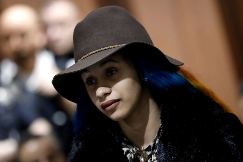 Rapper Cardi B durante audi&ecirc;ncia em tribunal do Queens, em Nova York
07/12/2018
Peter Foley/Pool via Reuters