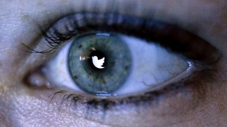 Roteirista brasileiro entrou na Justiça contra Twitter pedindo restabelcimento de sua conta, suspensa por 'conteúdo violento'