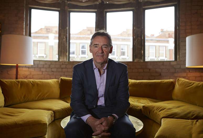 Jim O'Neill foi o criador do termo BRIC, para se referir a Brasil, Rússia, Índia, China, países que, na visão do economista, representariam possíveis grandes potências globais