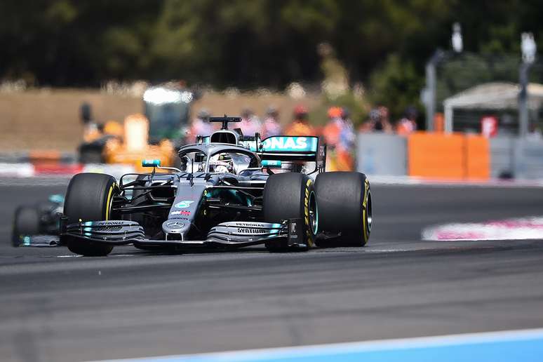 Hamilton foi completo na França e faz história com a Mercedes
