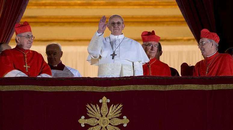Papa Francisco já se manifestou a favor do celibato, mas discute-se se a tradição centenária poderia ser rompida para ordenar homens mais velhos de comunidades remotas