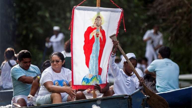 Procissão católica no Pará; Estado é um dos que têm menores proporções de padres católicos por habitante, algo que a Igreja quer mudar