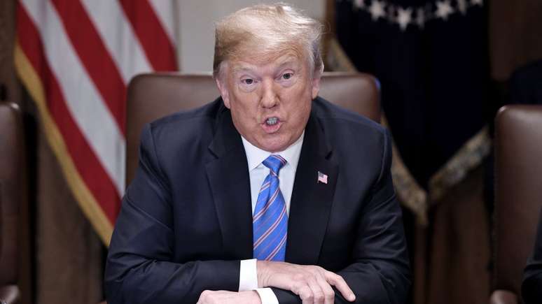 Trump classificou a den&uacute;ncia de estupro como 'fic&ccedil;&atilde;o' para 'vender livros'