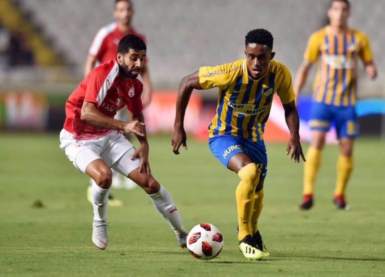 Lateral-esquerdo Caju tem a intenção de retornar ao Apoel-CHI (Reprodução)