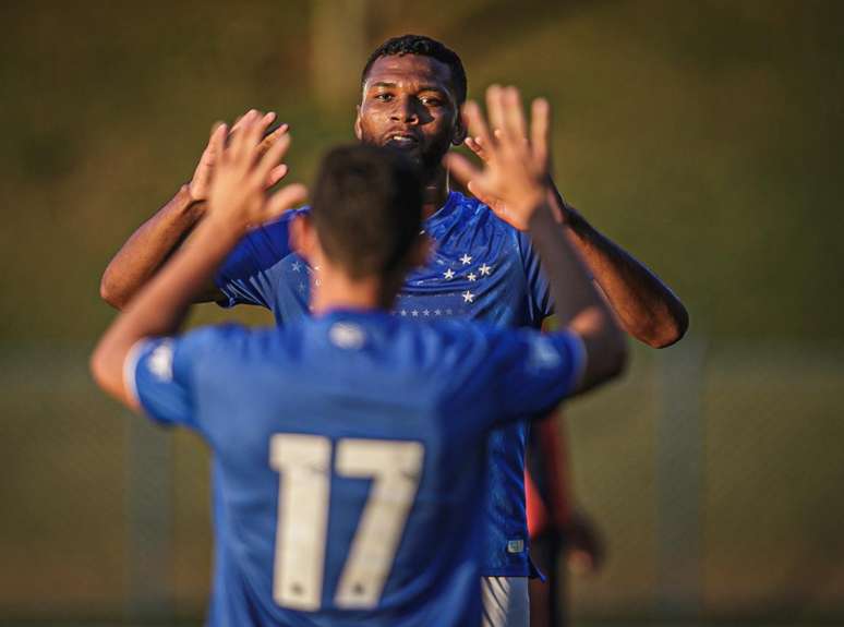 A equipe celeste conseguiu o terceiro triunfo seguido no Estadual sub-20-(Divulgação/Cruzeiro)