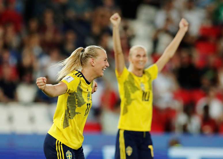 Stina Blackstenius, da sele&ccedil;&atilde;o da Su&eacute;cia, comemora gol marcado contra o Canad&aacute; pela Copa do Mundo do futebol feminino
24/06/2019 REUTERS/Benoit Tessier