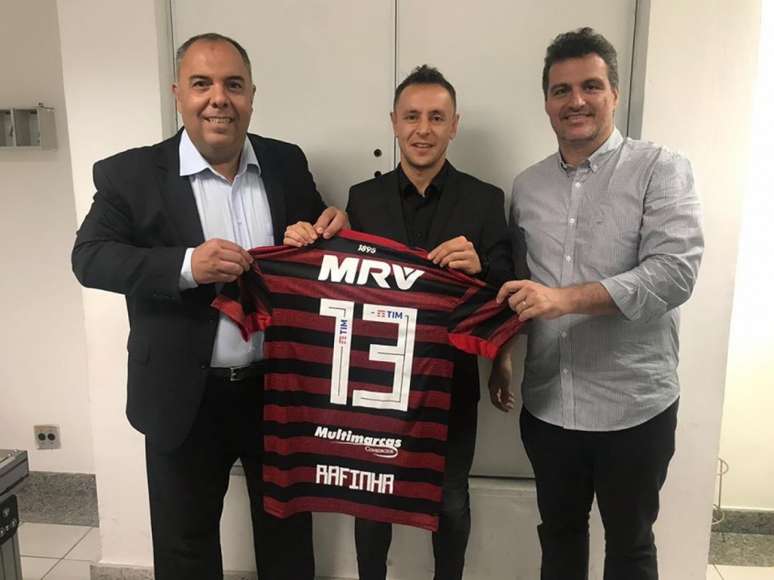 Rafinha chega para assumir a lateral direita do time do Flamengo (Foto: Reprodução/Instagram)