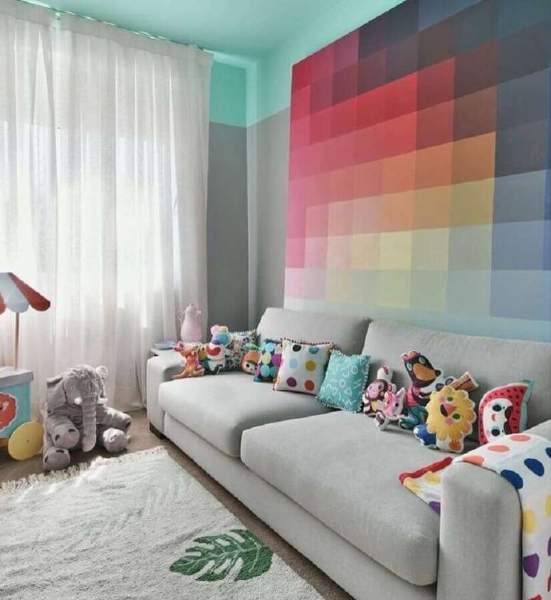 19. Decoração divertida com almofadas coloridas para sofá cinza – Foto: Gabi Marques