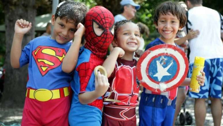 63. Crianças fantasiadas de super heróis para festa à fantasia infantil! – Por: pinterest