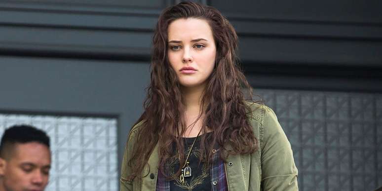 Cena deletada pode ter Katherine Langford como filha de Tony Stark. Fonte: Netflix/Reprodução