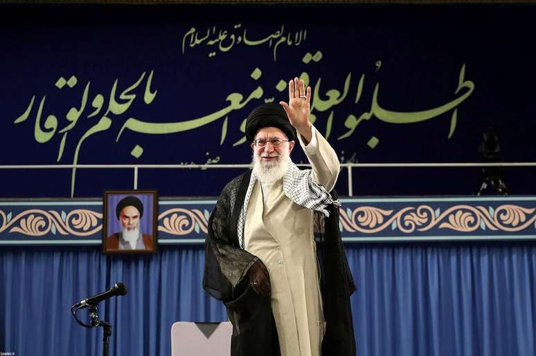 Líder supremo do Irã, aiatolá Ali Khamenei, durante encontro com estudantes em Teerã
22/05/2019
Site oficial de Khamenei/Divulgação via REUTERS