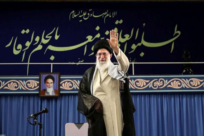 L&iacute;der supremo do Ir&atilde;, aiatol&aacute; Ali Khamenei, durante encontro com estudantes em Teer&atilde;
22/05/2019
Site oficial de Khamenei/Divulga&ccedil;&atilde;o via REUTERS