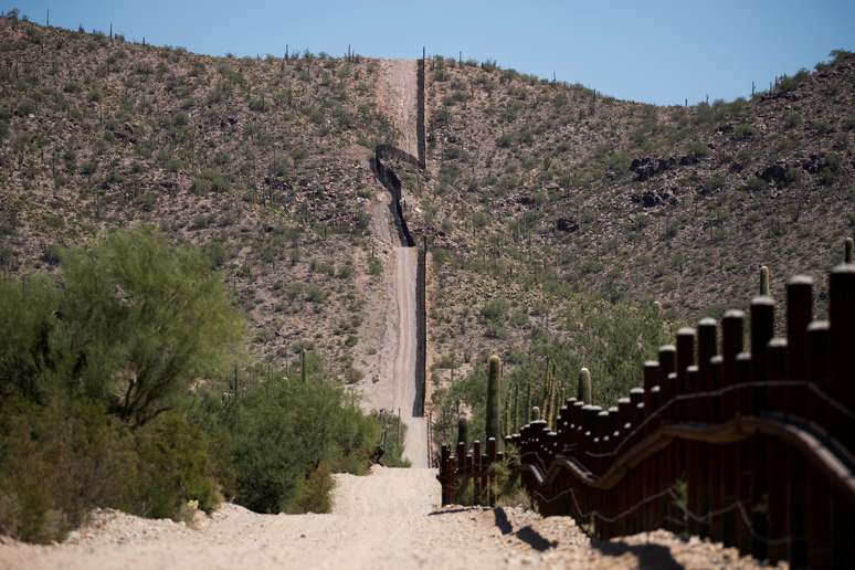 Cerca na fronteira entre EUA e México no Estado do Arizona
11/09/2018
REUTERS/Lucy Nicholson