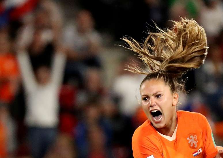 Lieke Martens comemora gol da vitória da Holanda sobre o Japão na Copa do Mundo de futebol feminino
25/06/2019 REUTERS/Lucy Nicholson