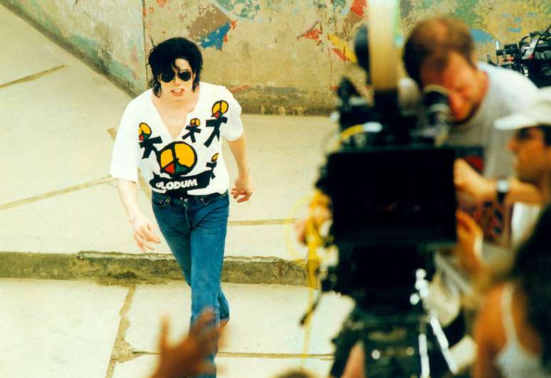 Michael Jackson em filmagem de clipe no Morro Dona Marta, no Rio de Janeiro