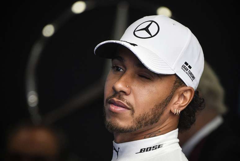 Hamilton afirmou que a Mercedes era um “desastre para pilotar” durante a pré-temporada