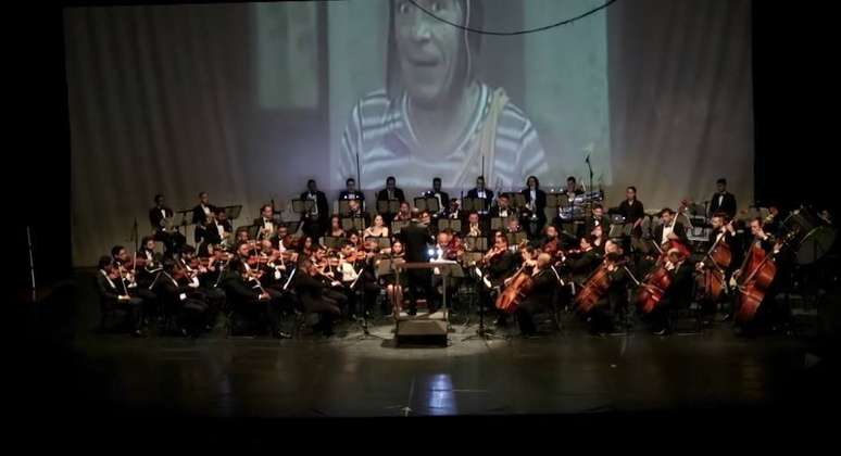Orquestra Filarmônica São Bernardo do Campo em apresentação das músicas do seriado 'Chaves'.