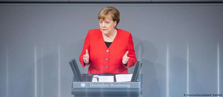 Angela Merkel em discurso no Parlamento: defesa de um desfecho rápido para acordo de livre-comércio