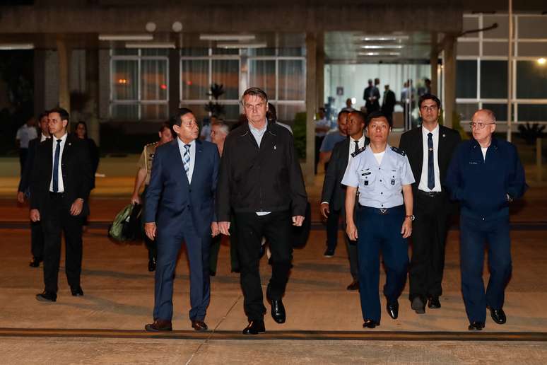 Partida do presidente Jair Bolsonaro de Brasília/DF para Sevilha/Espanha.