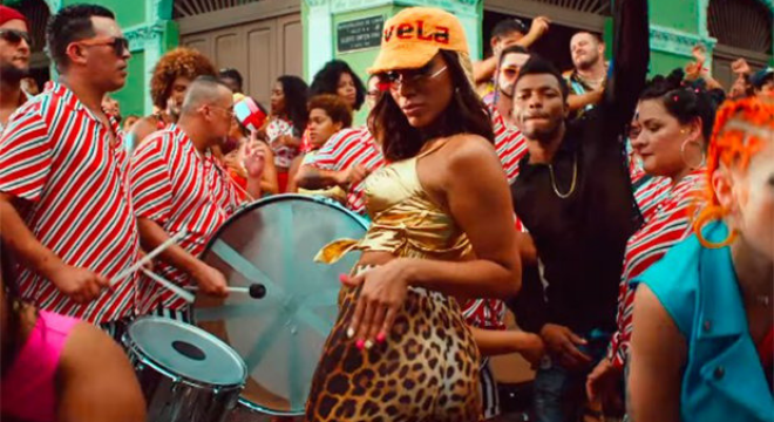 Anitta no clipe Make It Hot (Foto: Reprodução/Youtube)