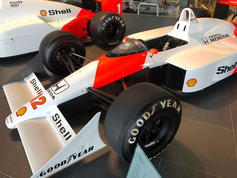 F1Mania visita sede da McLaren na Inglaterra e dirige o supercarro 720S