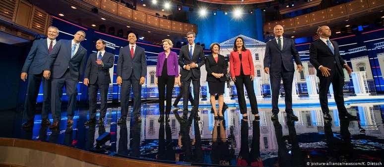 Dez candidatos participaram do primeiro debate democrata