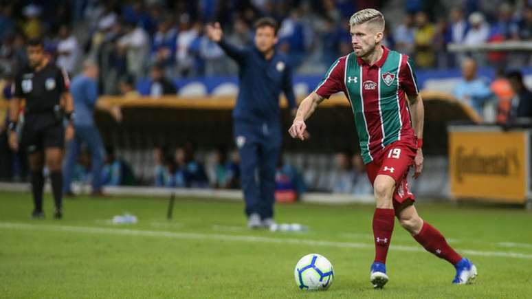 Sob a benção de Fernando Diniz, Caio Henrique é o dono da lateral-esquerda (Foto: Lucas Merçon / Fluminense)