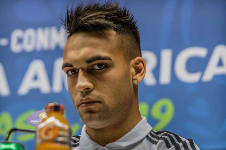 Lautaro Martínez, em coletiva de imprensa no Maracana (Foto: Magalhães Jr/PHOTOPRESS/Lancepress!)