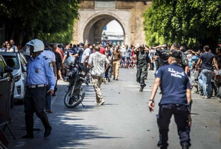 Explosões na Tunísia deixam 1 morto e vários feridos