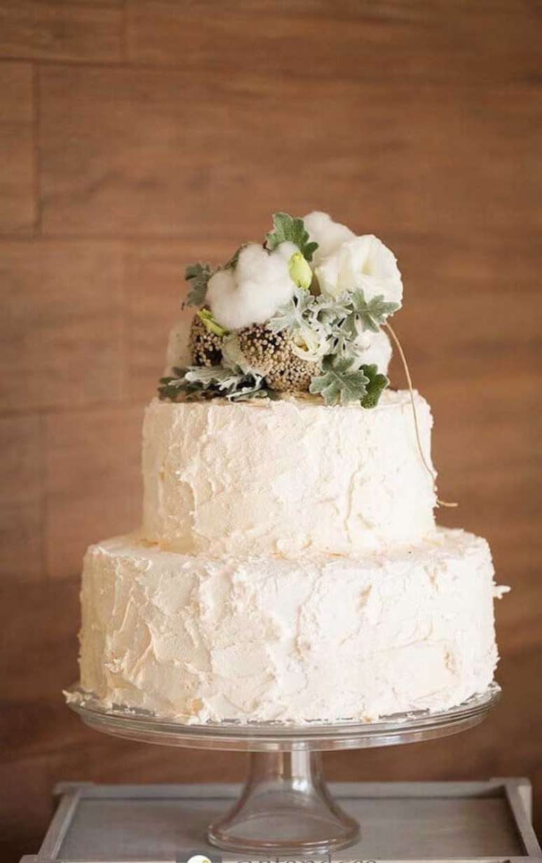 41. Decoração de bolo para bodas de algodão – Foto: 100 Layer Cake