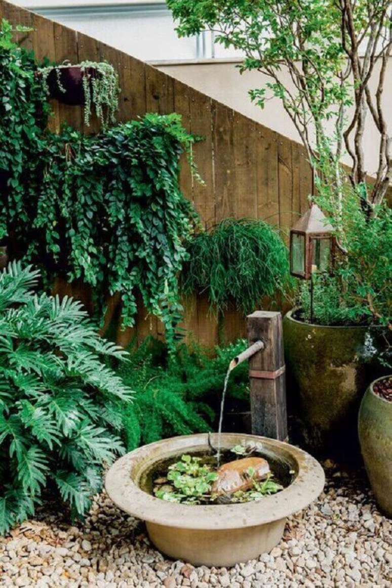 45. Fontes de água formadas com bambu encantam o Jardim Japonês. Fonte: Pinterest