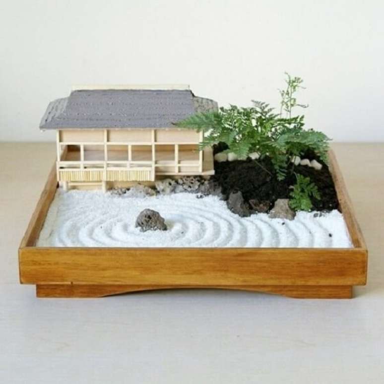 70. O mini Jardim Japon&ecirc;s proporciona momentos de relaxamento. Fonte: Pinterest