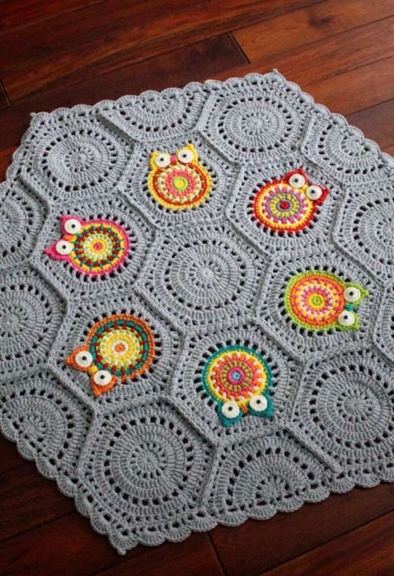 28. Use sua criatividade na hora de como fazer tapete de coruja &ndash; Por: Pinterest