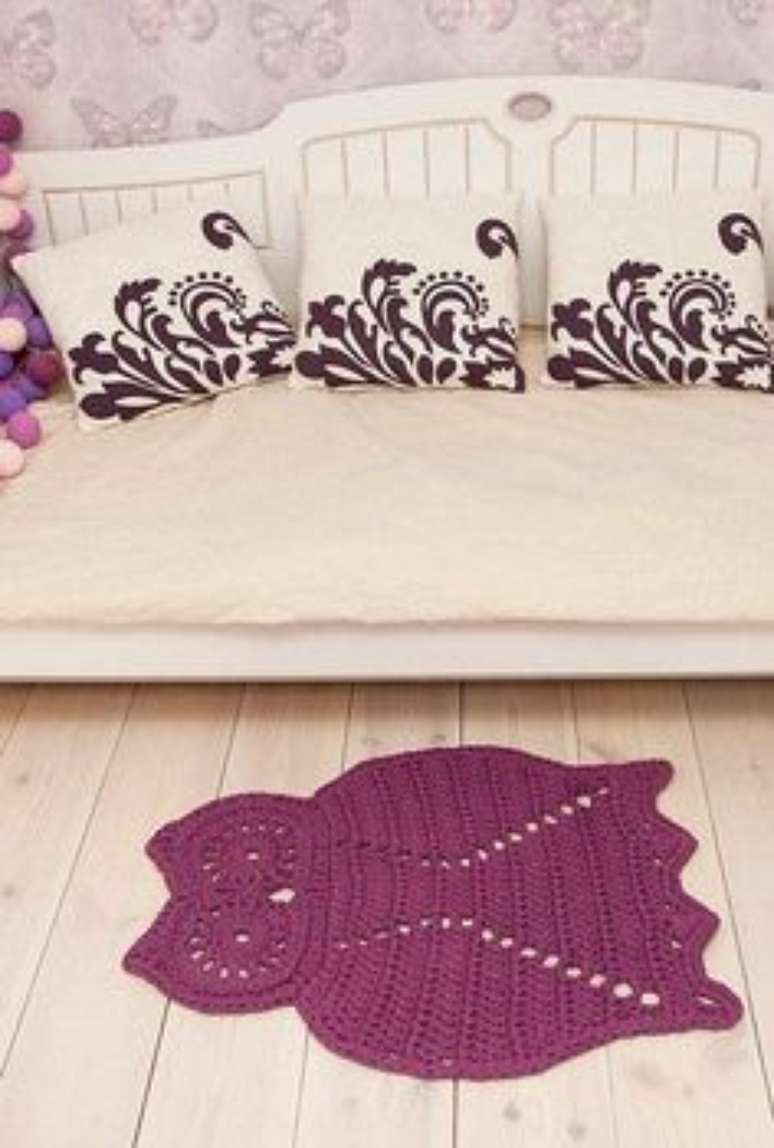 9. O roxo &eacute; uma das cores mais fashions para apostar no tapete de coruja &ndash; Por: Pinterest
