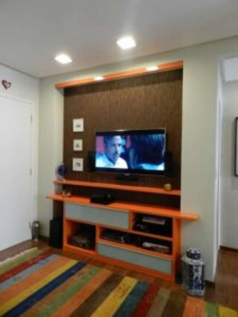 25. M&oacute;veis inteiros podem usar tinta para madeira. Projeto por: Bruno Sgrillo