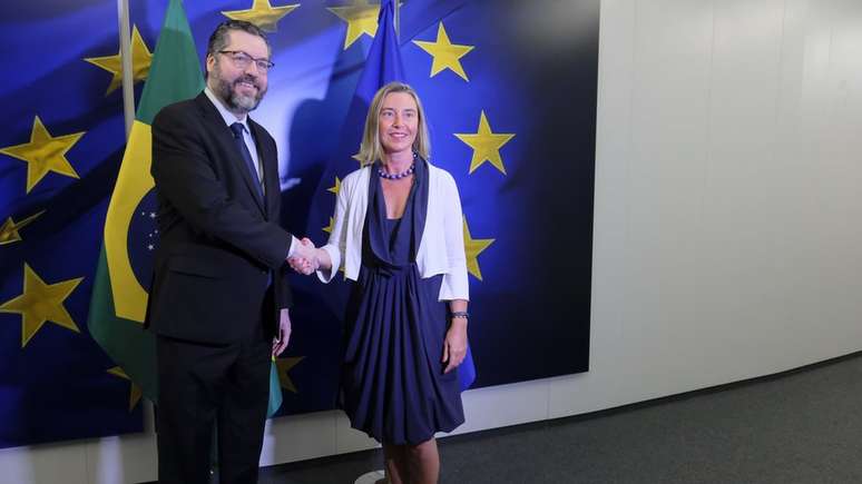 O chanceler brasileiro, Ernesto Araújo, e a Alta Representante da UE para Política Externa e Segurança, Federica Mogherini
