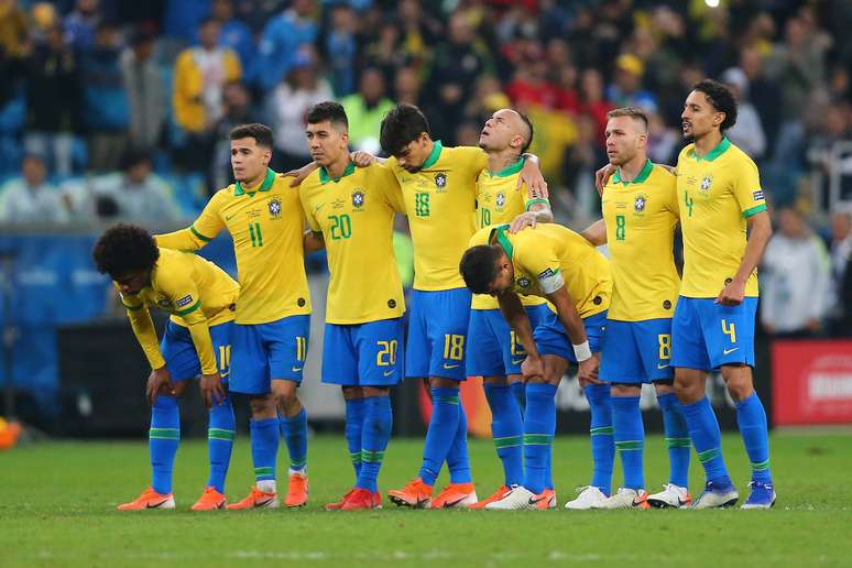 Jogadores do Brasil durante a partida entre Brasil e Paraguai, válida pela Copa América 2019, no Estádio Arena do Grêmio em Porto Alegre (RS