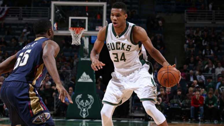 Giannis Antetokounmpo confirmou que disputará a Copa do Mundo (Foto: Gary Dineen / NBAE / Getty Images / AFP)