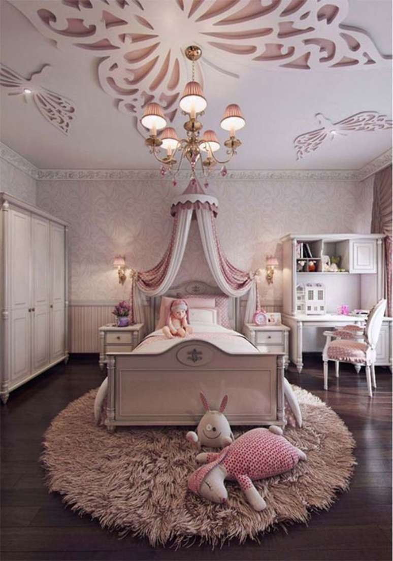 32. Uma cama com dossel cor de rosa – Por: Wilderpublications