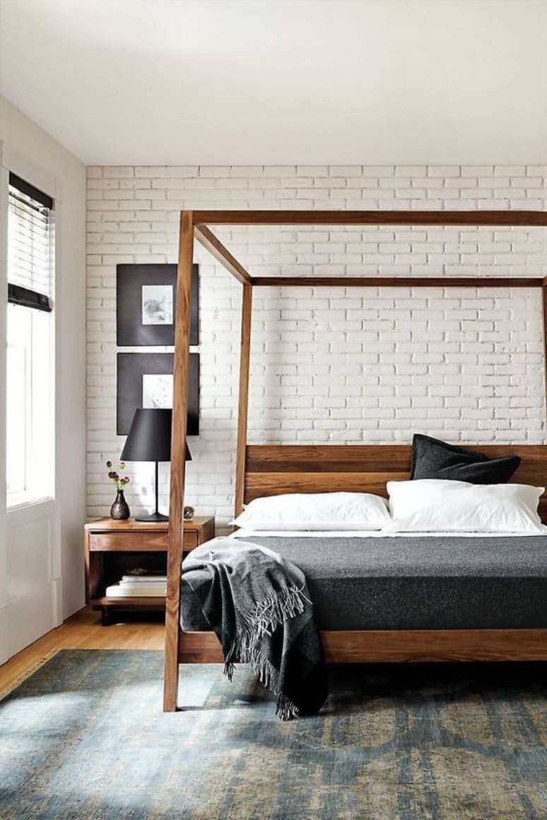 54. Estrutura de madeira para cama com dossel moderna – Por: Casa Tres Chic