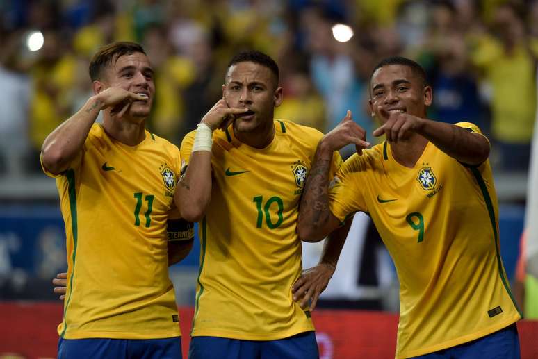 Neymar, jogador da Seleção Brasileira de futebol, comemora seu gol durante partida contra a Argentina, válida pela décima primeira rodada das Eliminatórias Sul-americanas 2016 para a Copa do Mundo 2018, na Rússia.