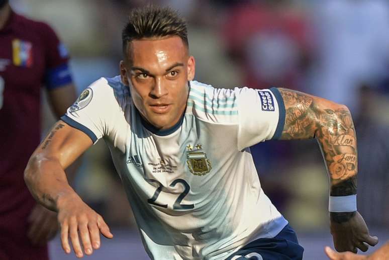 Lautaro Martínez tem dois gols em três partidas na Copa América (Foto: AFP)