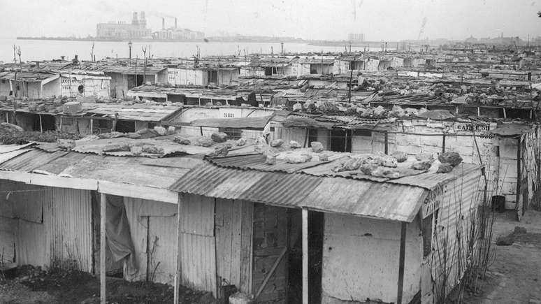 Registro da 'Villa Desocupaci&oacute;n': favela foi destru&iacute;da pelo poder p&uacute;blico na d&eacute;cada de 1930