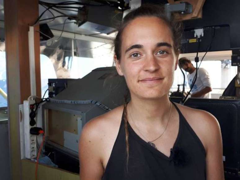 Carola Rackete pode pegar até 10 anos de prisão na Itália