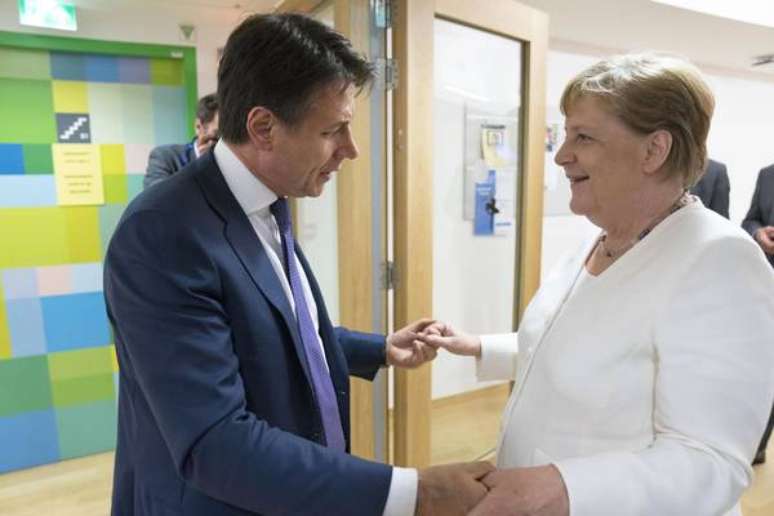 Giuseppe Conte se reúne com Merkel em Bruxelas