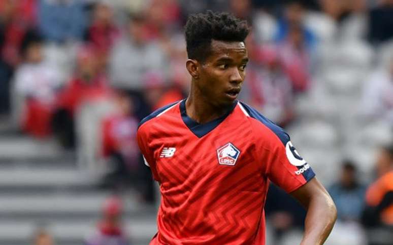 Venda de Thiago Mendes ao Lyon poderia render quantia ao São Paulo em até um mês (Foto: AFP)